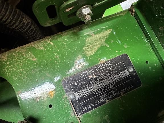 Image of John Deere X9 1000 equipment image 1