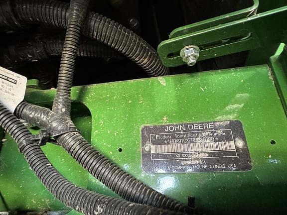 Image of John Deere X9 1000 equipment image 1