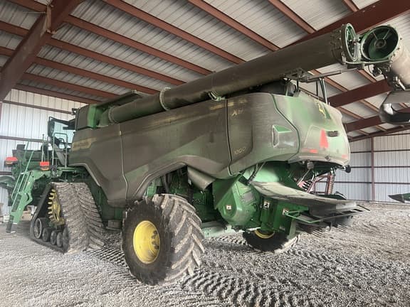 Image of John Deere X9 1000 equipment image 3