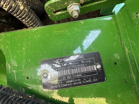Image of John Deere X9 1000 equipment image 1