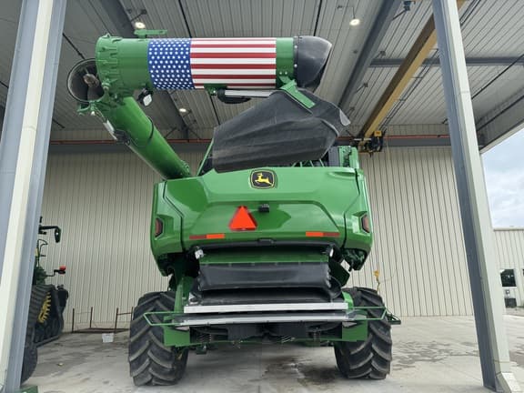 Image of John Deere X9 1000 equipment image 2