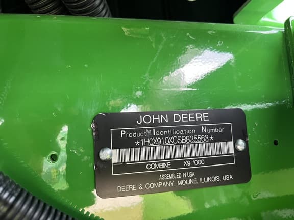 Image of John Deere X9 1000 equipment image 3