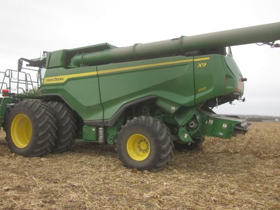Image of John Deere X9 1100 equipment image 2