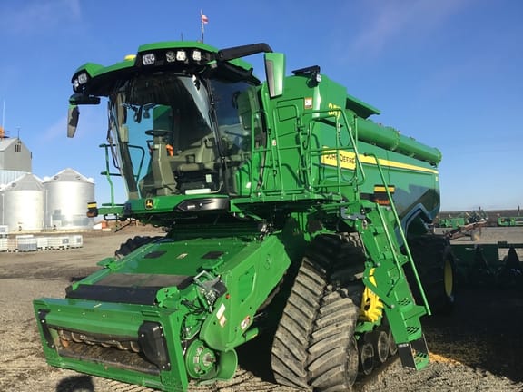 2025 John Deere X9 1100 Equipment Image0