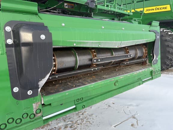 Image of John Deere X9 1100 equipment image 4