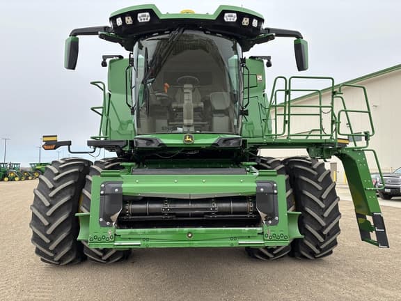 Image of John Deere X9 1100 equipment image 4