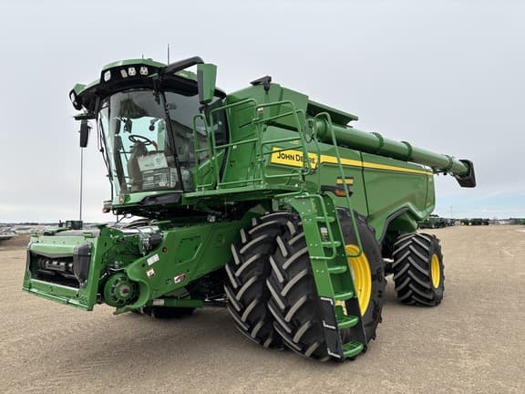 Image of John Deere X9 1100 equipment image 3