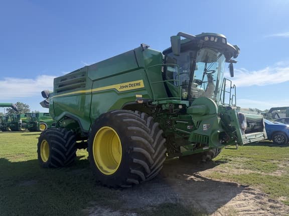 Image of John Deere X9 1100 equipment image 1