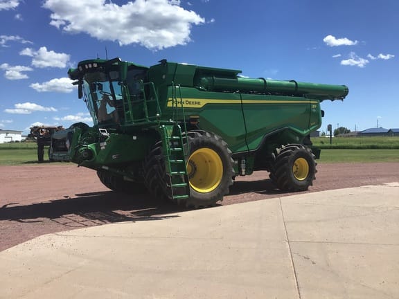 2025 John Deere X9 1100 Equipment Image0