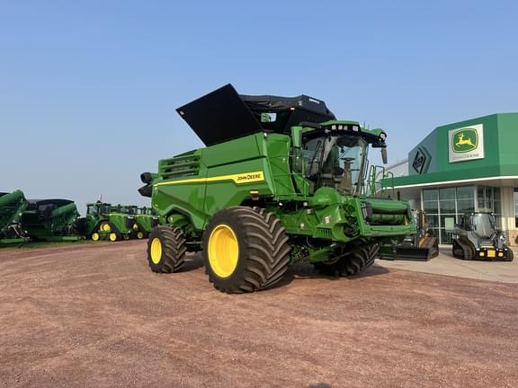 Image of John Deere X9 1100 equipment image 2