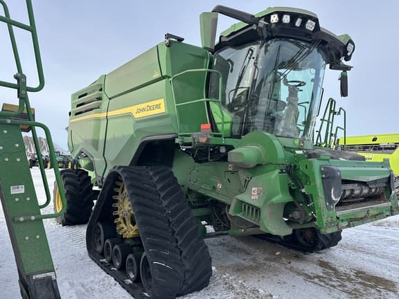 Image of John Deere X9 1100 equipment image 2