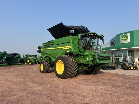 Image of John Deere X9 1100 equipment image 1