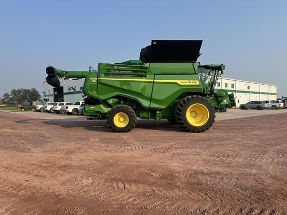 Image of John Deere X9 1100 equipment image 2