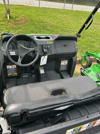 Image of John Deere XUV 560E equipment image 4