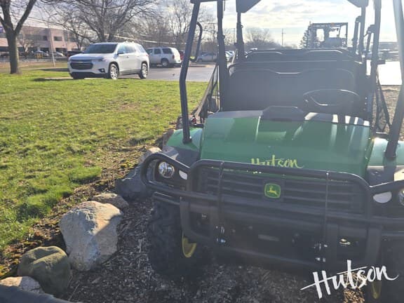 Image of John Deere Gator XUV 825M S4 equipment image 2