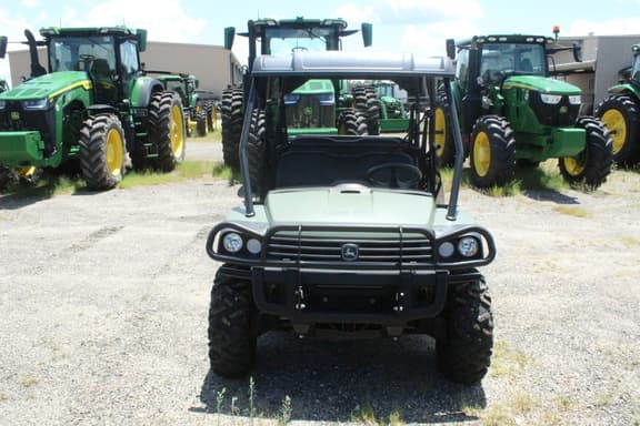 Image of John Deere XUV 825M equipment image 1
