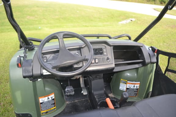 Image of John Deere XUV 825M equipment image 4