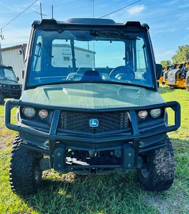 Image of John Deere XUV 835M equipment image 2