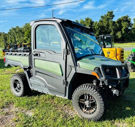 2025 John Deere XUV 835M Equipment Image0