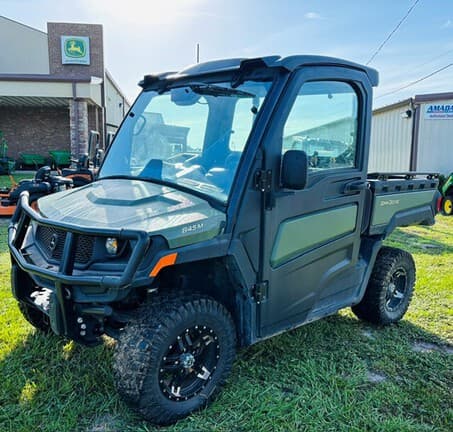 Image of John Deere XUV 835M equipment image 1