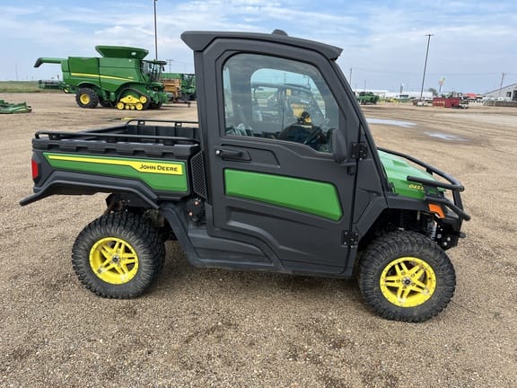 2025 John Deere XUV 835M Equipment Image0