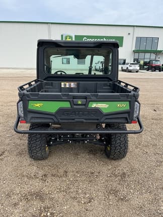 Image of John Deere XUV 835M equipment image 3