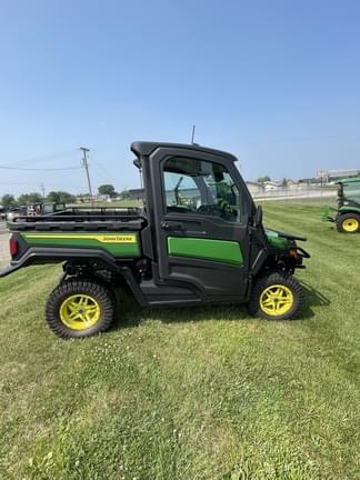 Image of John Deere XUV 845M Image 1