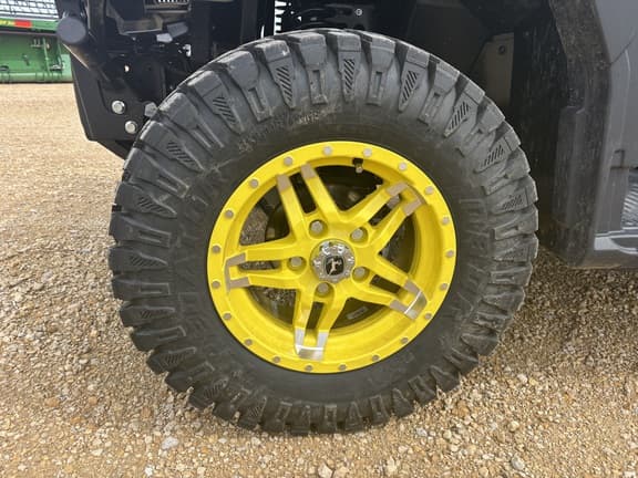 Image of John Deere XUV 845M equipment image 2