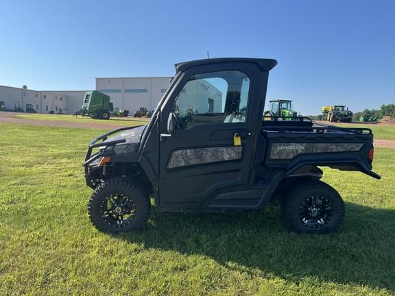 Image of John Deere XUV 845M equipment image 2