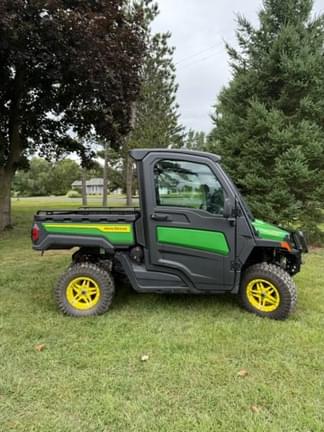 Image of John Deere XUV 845M Primary image