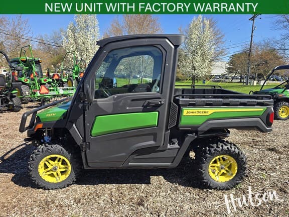 Image of John Deere XUV 845M equipment image 2