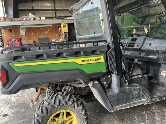 Image of John Deere XUV 845M equipment image 3