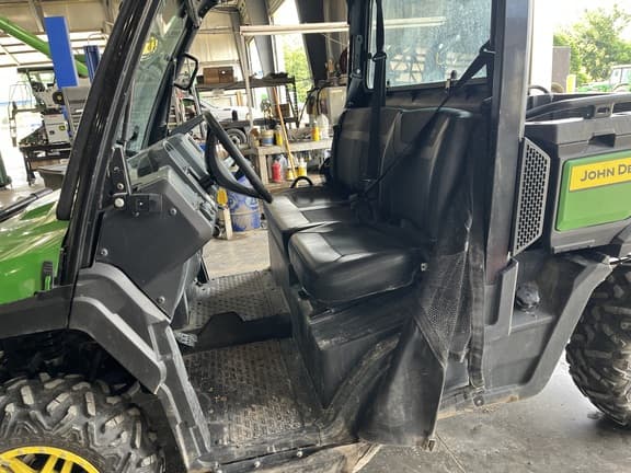 Image of John Deere XUV 845M equipment image 2