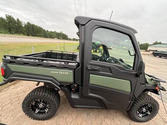 Image of John Deere XUV 845M Image 1