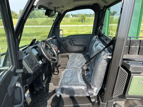 Image of John Deere XUV 845M equipment image 4