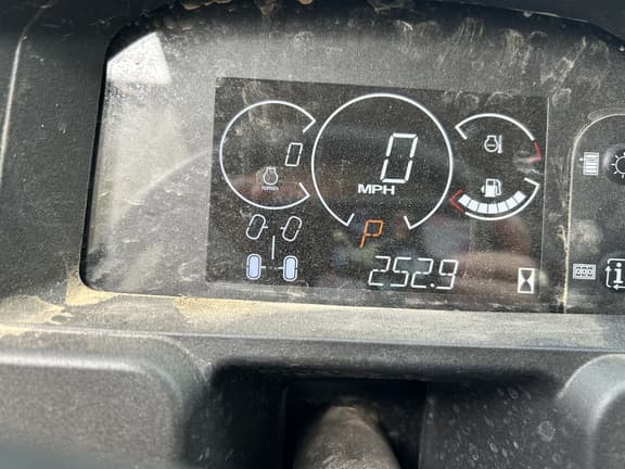 Image of John Deere XUV 845M equipment image 2