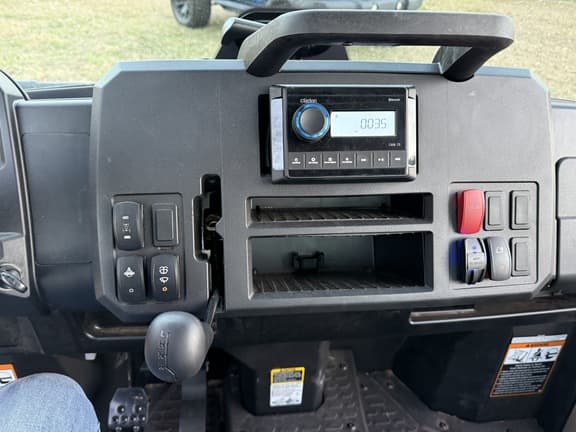 Image of John Deere XUV 845M equipment image 3