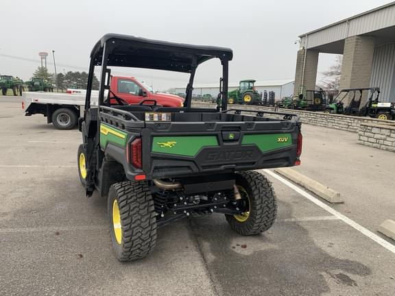 Image of John Deere XUV 845M equipment image 3