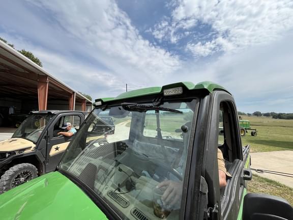 Image of John Deere XUV 845R equipment image 4
