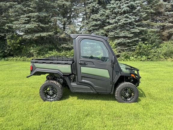 Image of John Deere XUV 845R  Primary image