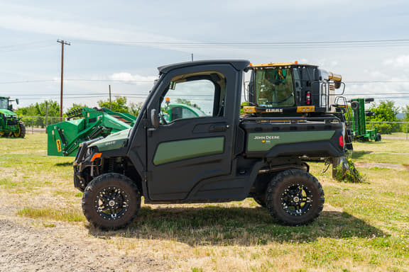 Image of John Deere XUV 845R equipment image 1