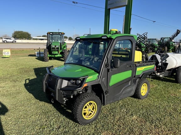 2025 John Deere XUV 845R  Equipment Image0