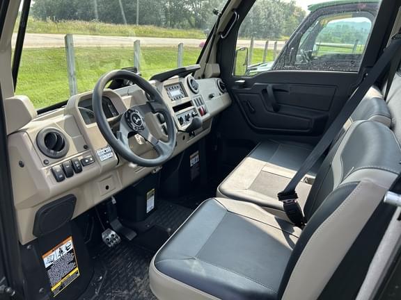 Image of John Deere XUV 845R  equipment image 4
