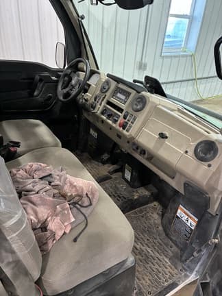 Image of John Deere XUV 845R  equipment image 2