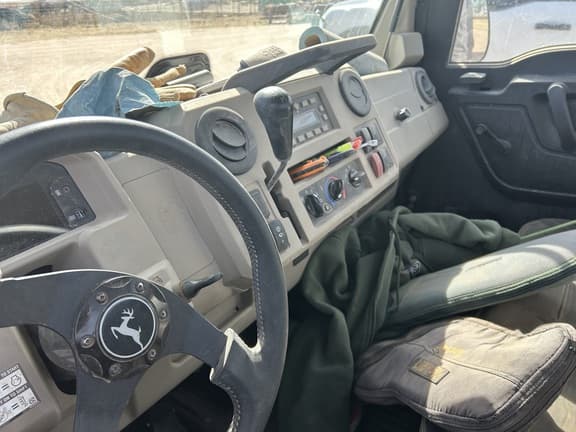 Image of John Deere XUV 845R equipment image 1