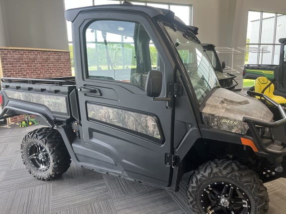 2025 John Deere XUV 845R  Equipment Image0