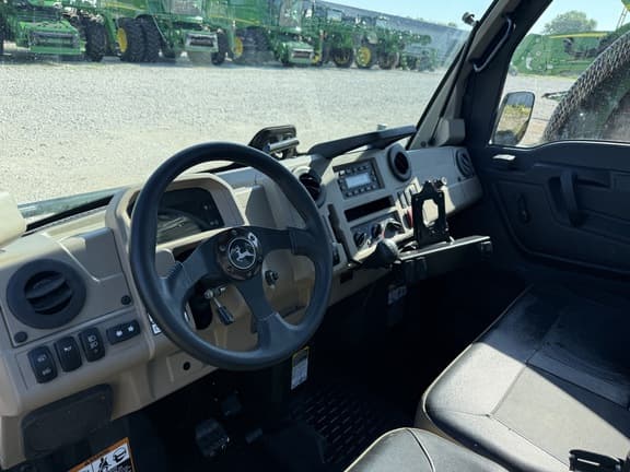 Image of John Deere XUV 845R equipment image 4