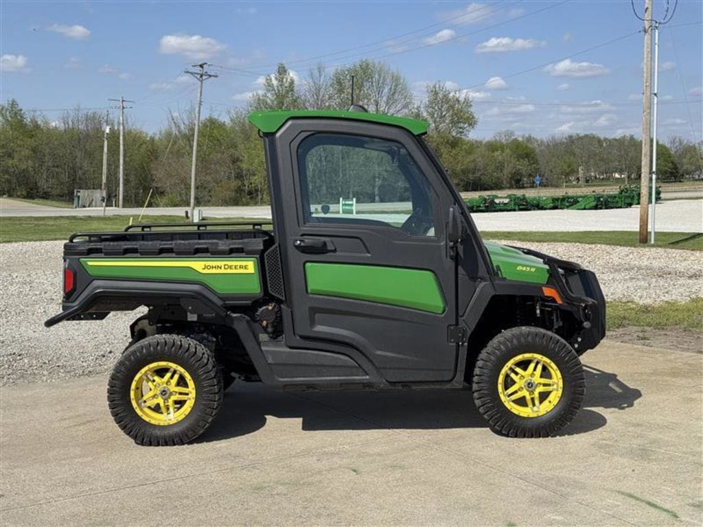 2025 John Deere XUV 845R  Equipment Image0
