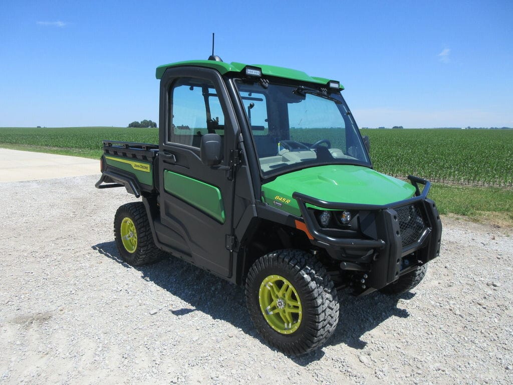 2025 John Deere XUV 845R  Equipment Image0