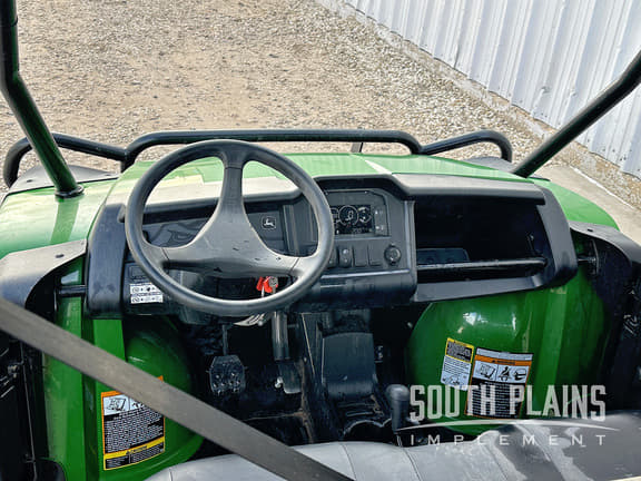 Image of John Deere XUV 825M S4 equipment image 3